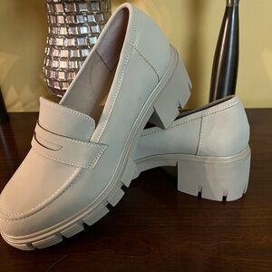 SINCERELY JULES Women's Chunky Sole Loafers-Beige/Tan Size:9 comfortable NWT